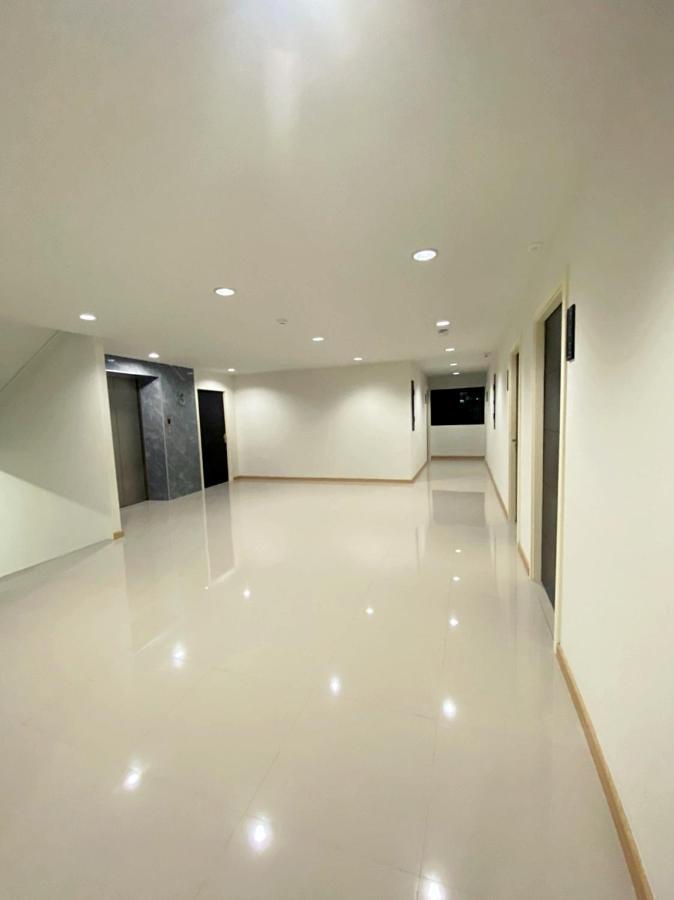 Re Riva Apartment Bangkok Exterior foto